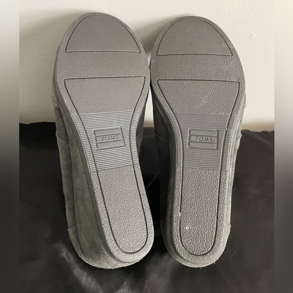 Toms Solid Gray Wedges - Picture 9 of 9